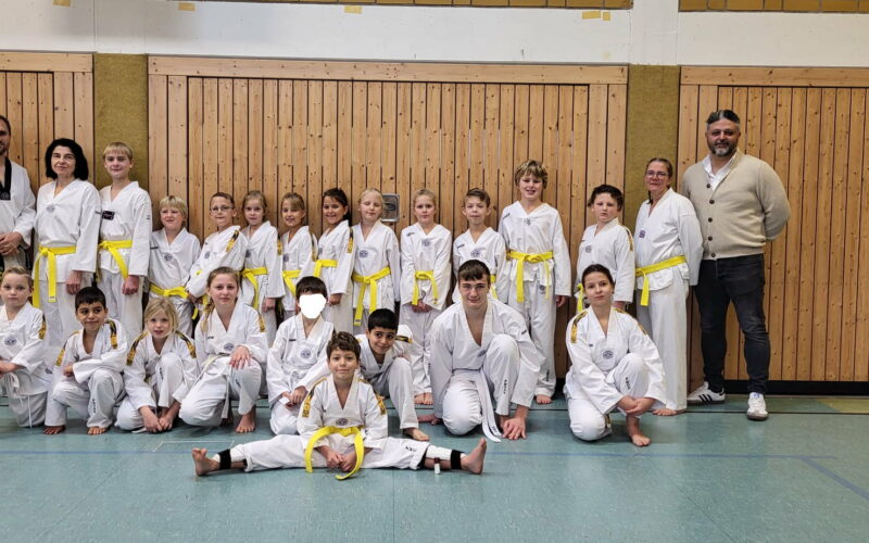 Gruppenbild-Taekwondo Gürtelprüfung November 2024