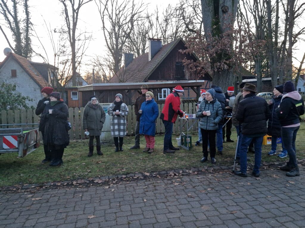 Weihnachtsbaumanleuchten in Lüsche 2024