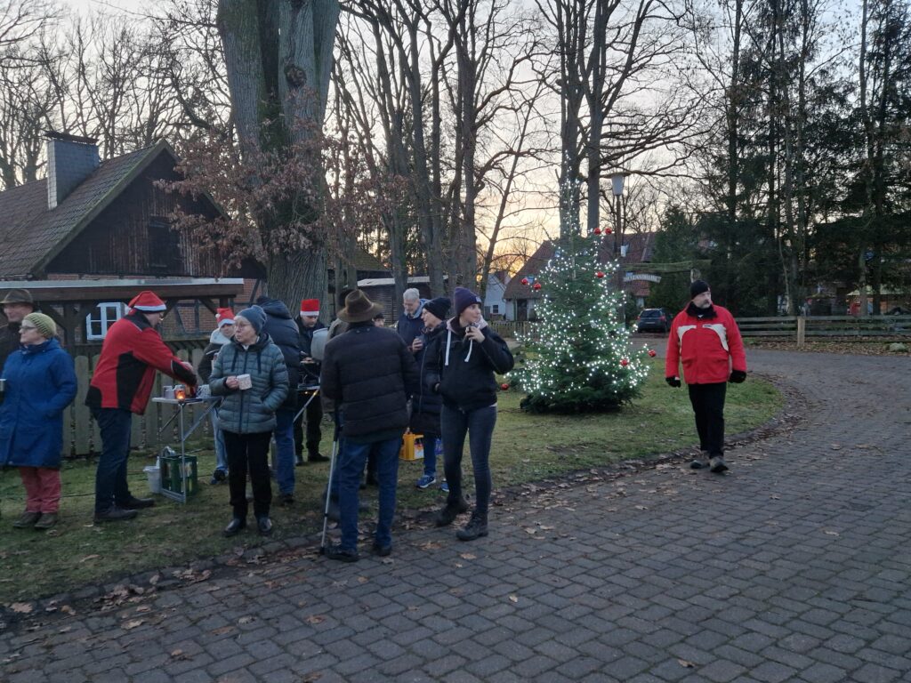 Weihnachtsbaumanleuchten in Lüsche 2024